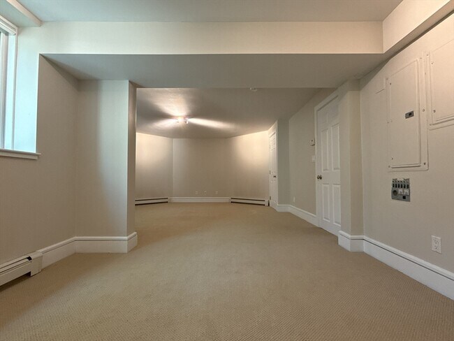 Building Photo - 9 Sunny Knoll Terrace