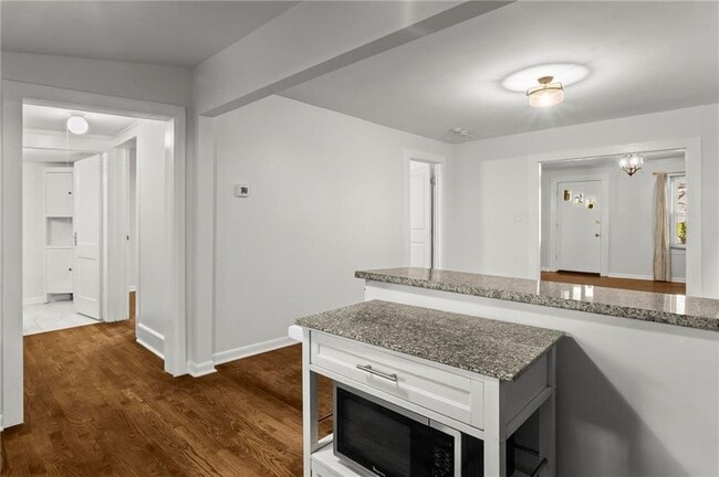 Building Photo - 2208 Forrest Pl NW