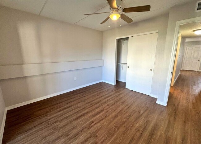 Building Photo - 11720 Park Blvd