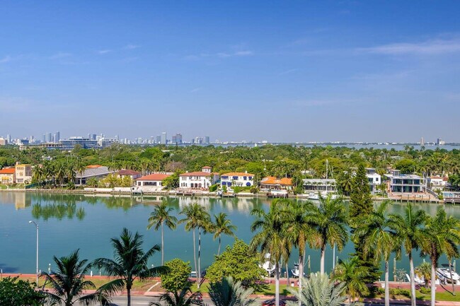 Building Photo - 5151 Collins Ave
