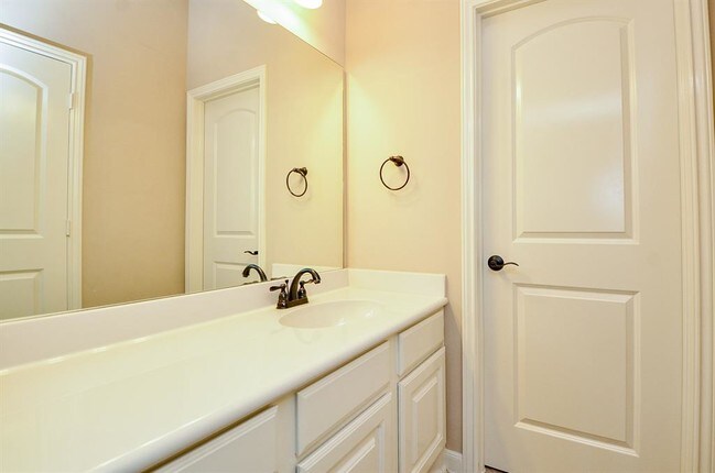 Building Photo - 2703 Bonnie Bray Dr