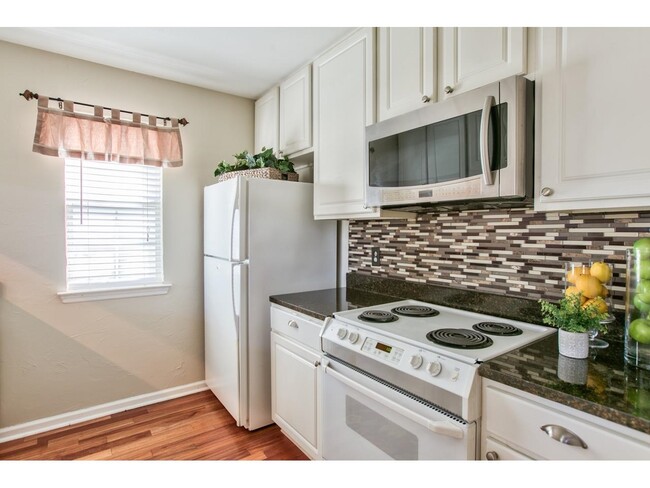 Building Photo - 1330 Pawnee Pointe Ct