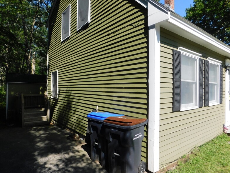 Building Photo - 4 Willow Creek Ln