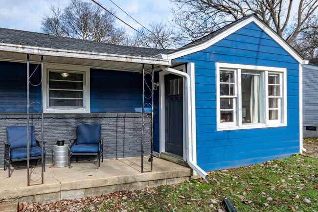 Building Photo - Furnished, All Inclusive Mid-term Lease!