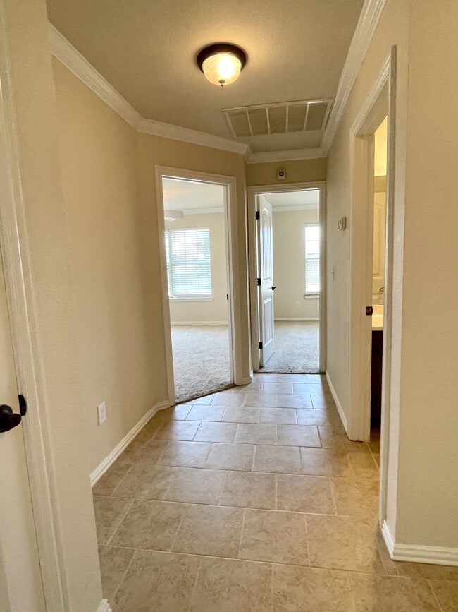 Building Photo - 4811 Mill Creek Dr