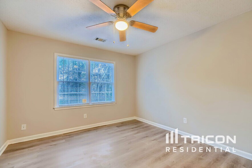 Building Photo - 100 Hillcrest Point