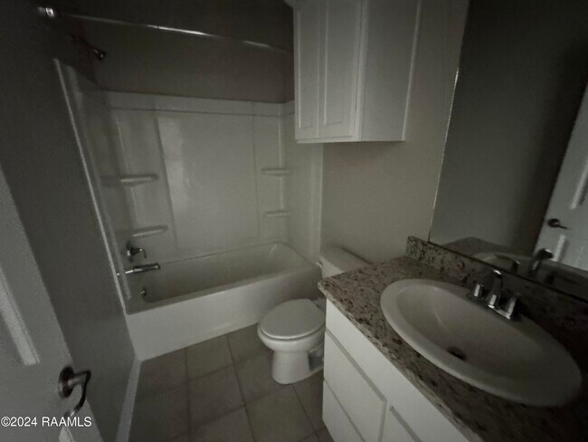 Building Photo - 104 Garden Oaks Ave