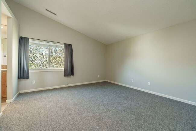 Building Photo - Cul-de-Sac Living at Its Best – Updated 3BR with Garage & A/C!