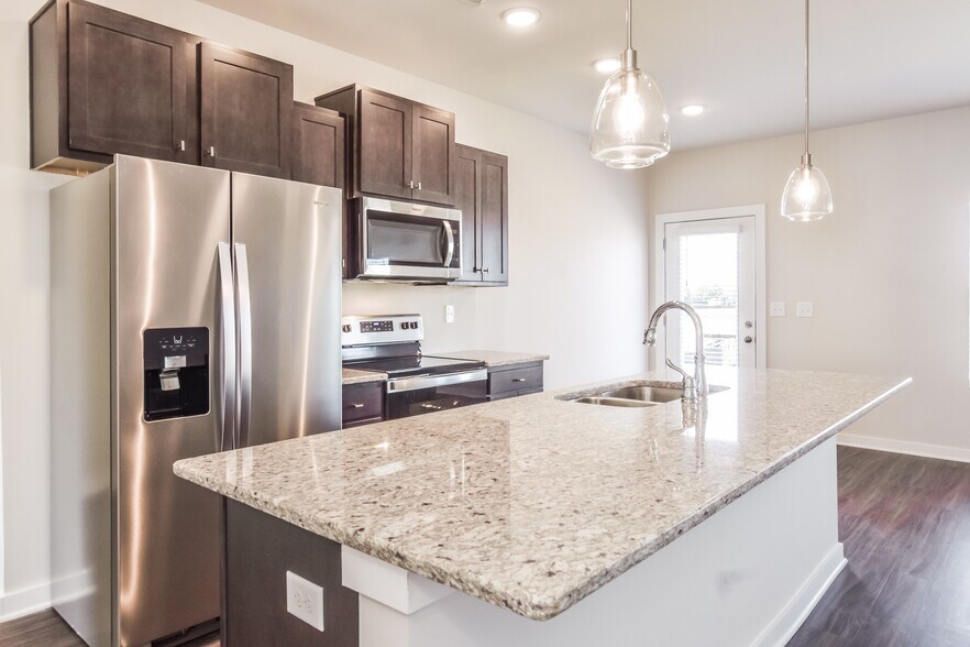 Building Photo - 26414 Valley Ridge Rd