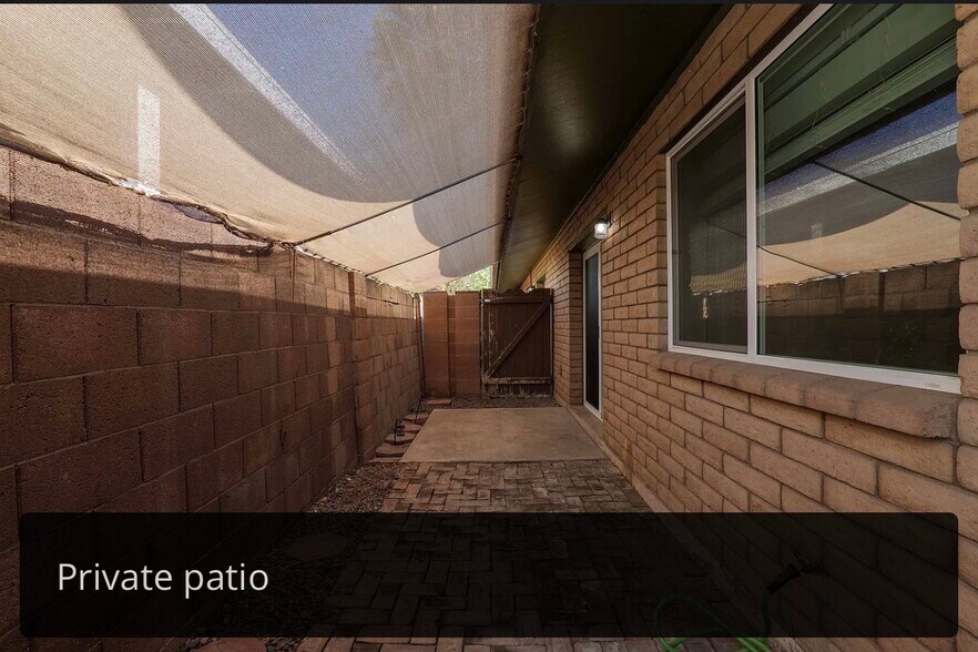Private patio - 2025 N Richland St