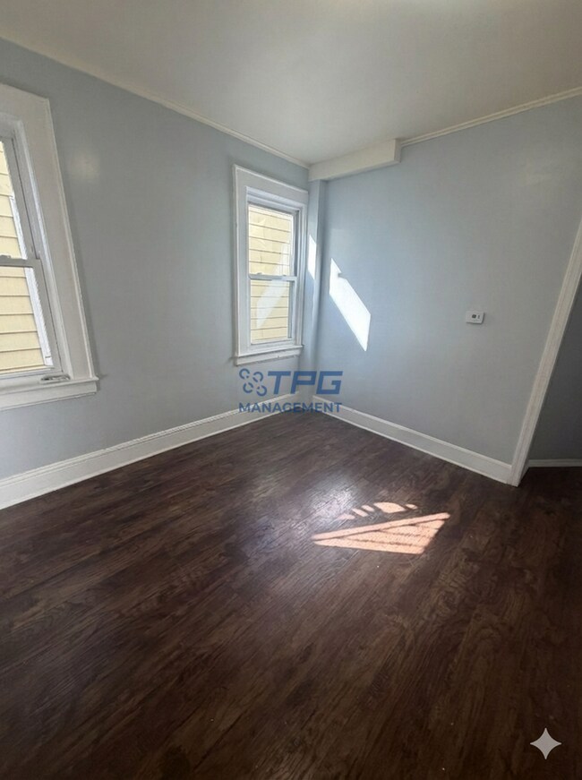 Building Photo - 134 Dewey St