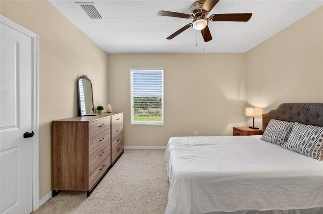 Building Photo - 11176 Leland Groves Dr