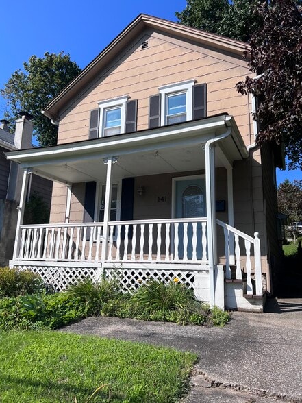 Primary Photo - 141 Washington St