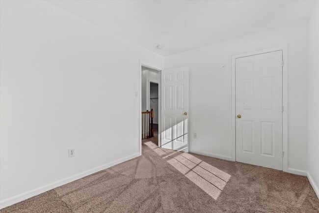 Building Photo - 4BR Columbia Home w/ Finished Basement, Deck & Open Green Space