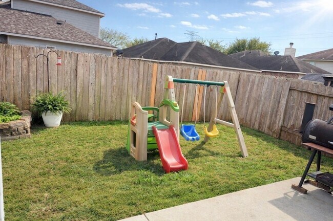 Building Photo - 10018 Chase Ct