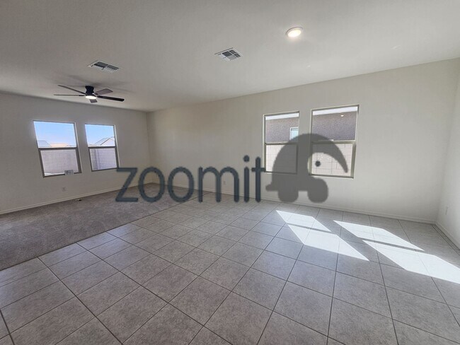 Building Photo - BEAUTIFUL HOME 4 BEDROOMS 3 BATHS!