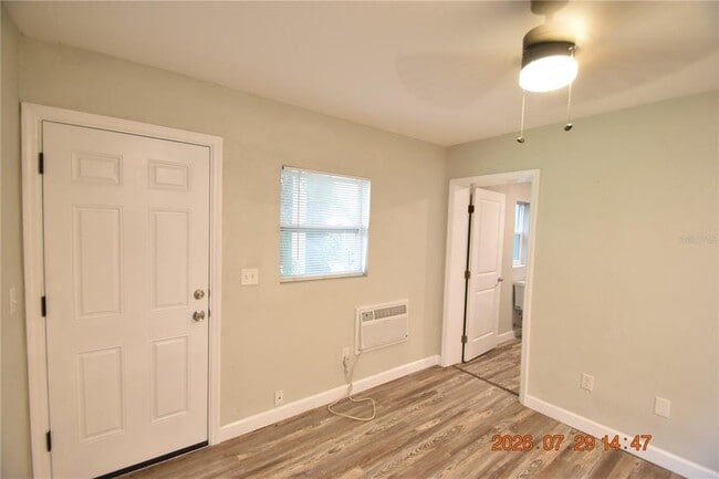 Building Photo - 419 Stremma Rd
