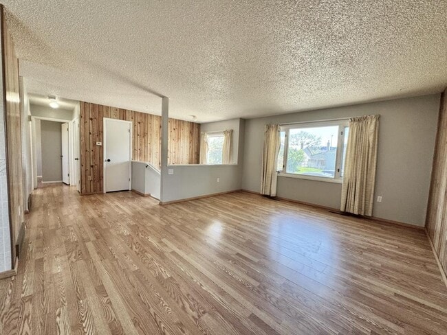 Building Photo - 1500 Cole Ave