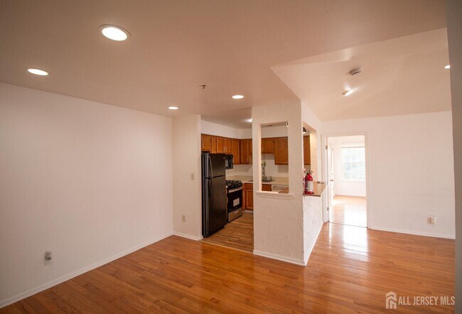 Building Photo - 1337 Waterford Dr