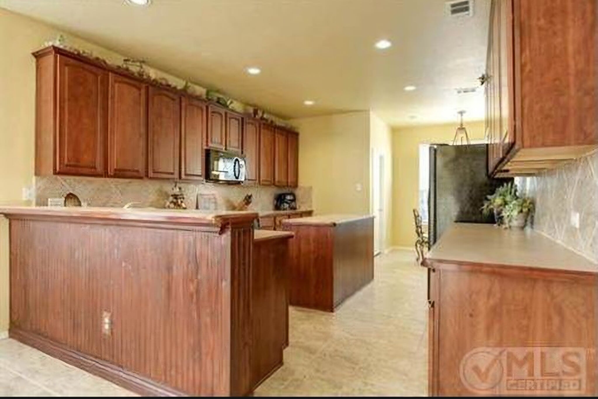 Building Photo - 8864 Kennsington St