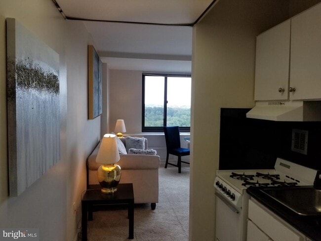 Building Photo - 1011 Arlington Blvd