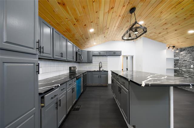 Building Photo - 491 Black Forest Dr