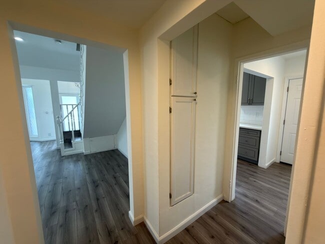 Building Photo - 1110 Mira Mar Ave