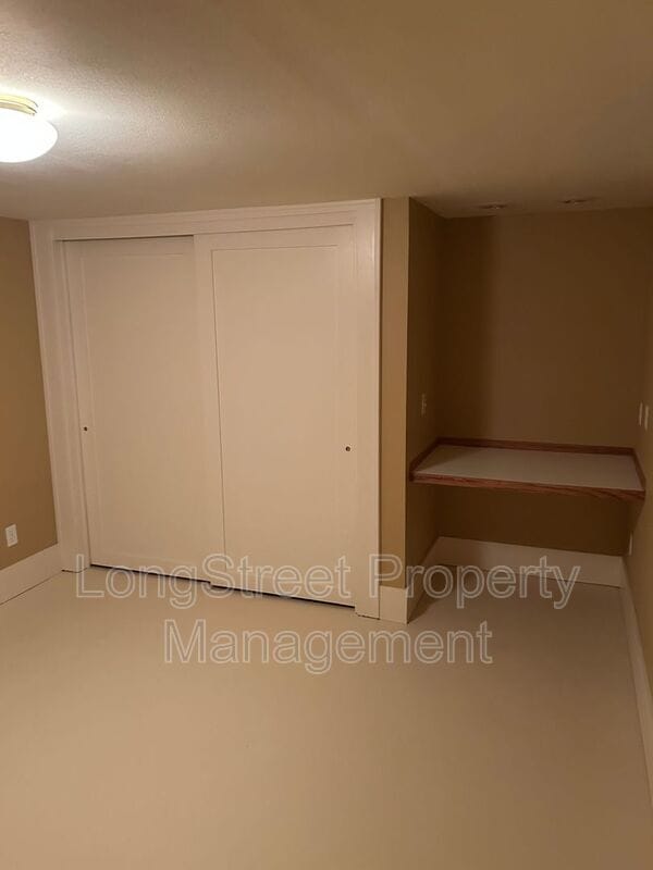 Building Photo - 1905 SE 27th Ave