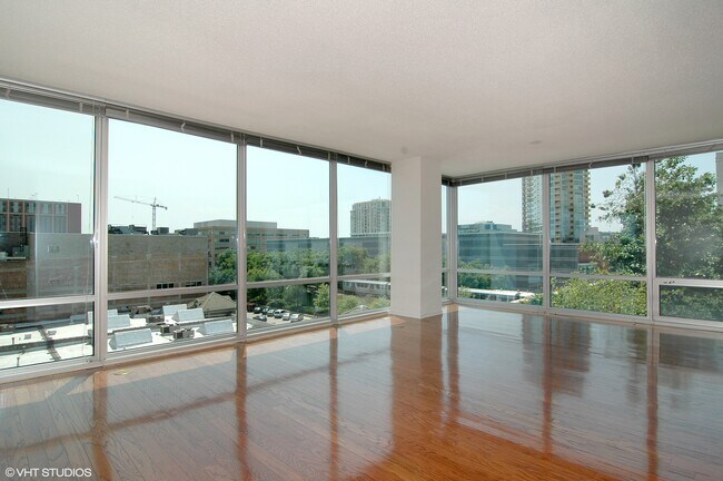 Living room - 800 Elgin Rd