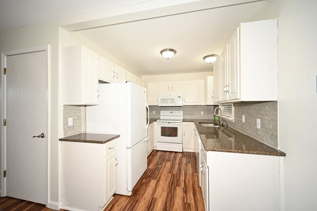 Building Photo - Cute 3-bedroom, 1 bath home with basement!