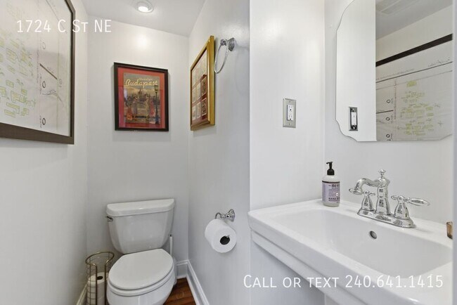 Building Photo - 1724 C St NE