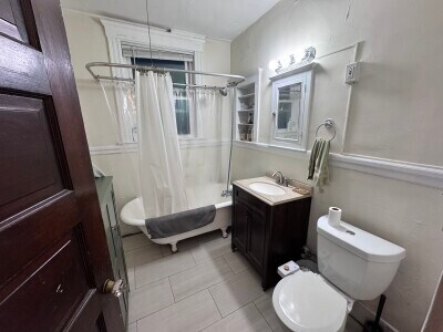 Building Photo - 9 Centre St