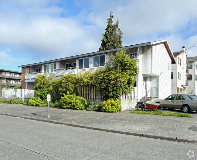Building Photo - Heidi Apartments