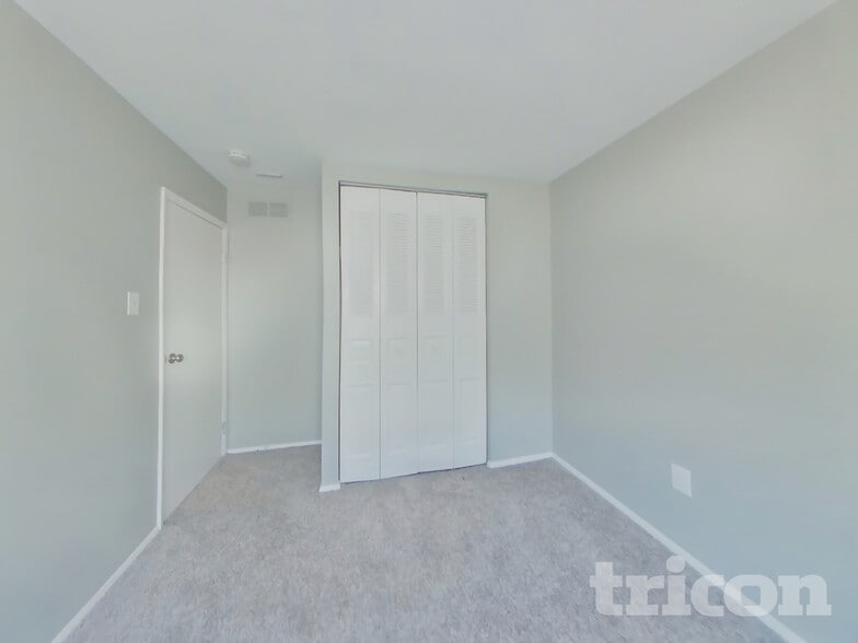 Building Photo - 12345 Bonfire Dr