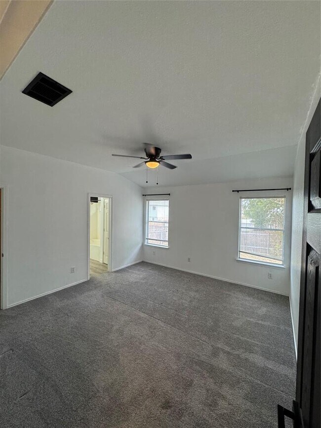 Building Photo - 2802 Greenlee Dr