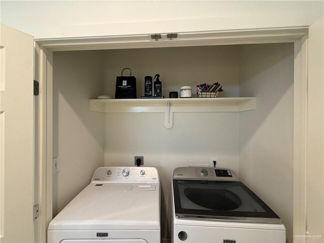 Building Photo - 26 S 6th St