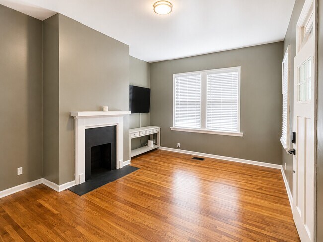 Building Photo - Martha Street Duplex