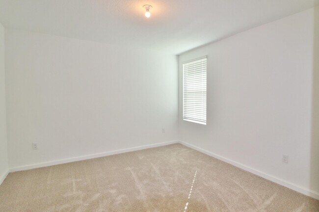 Building Photo - 721 Worlington Ln