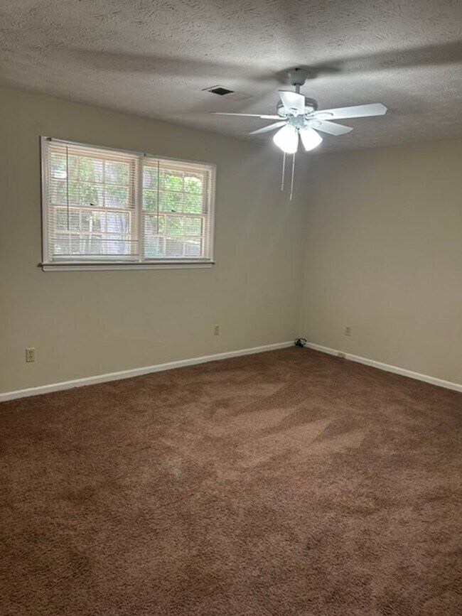 Building Photo - 1441 Autumnridge Dr