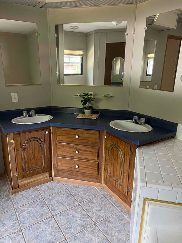 Building Photo - 268 Seymour Dr S