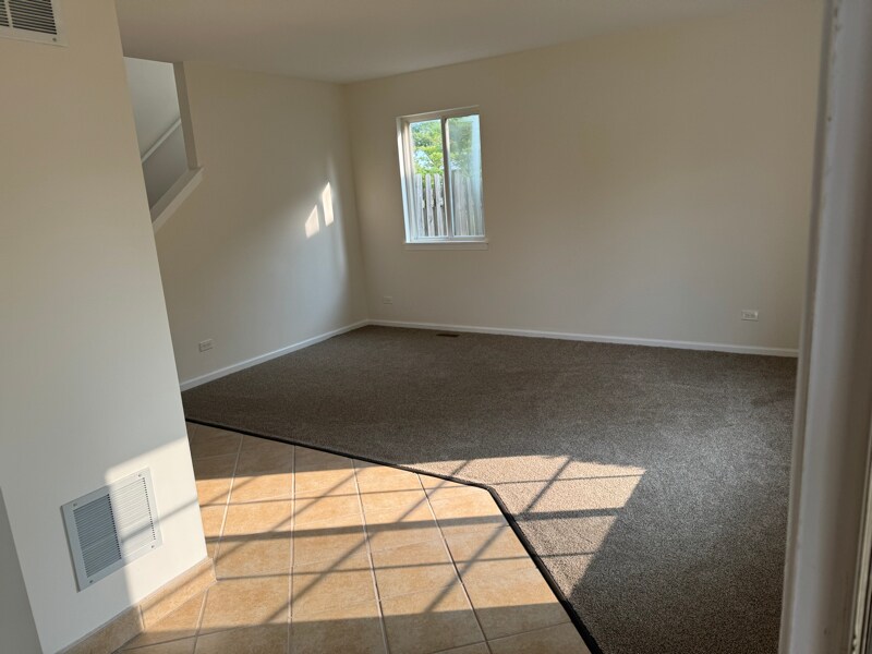 Building Photo - 6 Lansbury Ct