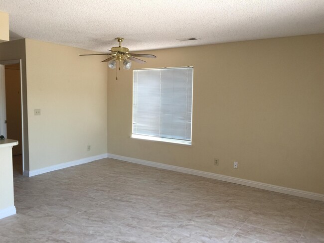 Building Photo - 6437 Chippindale Ln