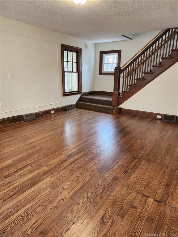 Building Photo - 607 Marion Ave