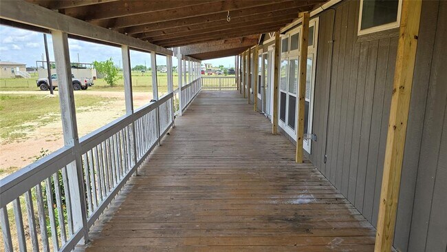 Building Photo - 148 Sunview Dr