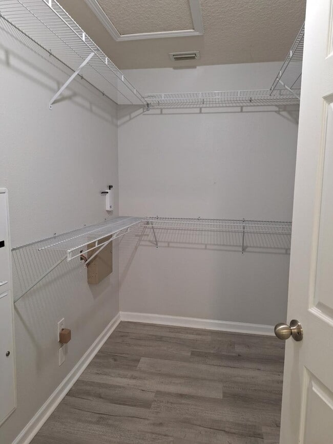 Building Photo - 3 bedroom in Jacksonville FL 32256