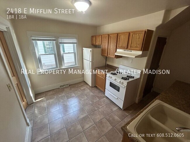 Building Photo - 2418 E Mifflin St