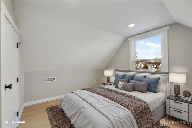 Building Photo - 143 Johnston Ave