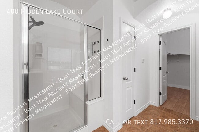 Building Photo - 400 Hidden Lake Ct