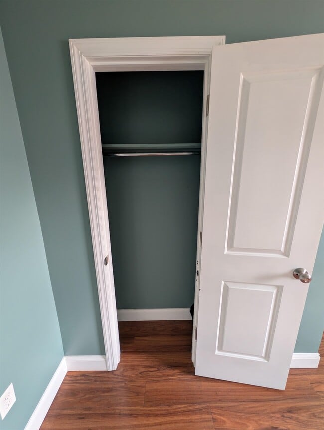 Building Photo - 719 28th St