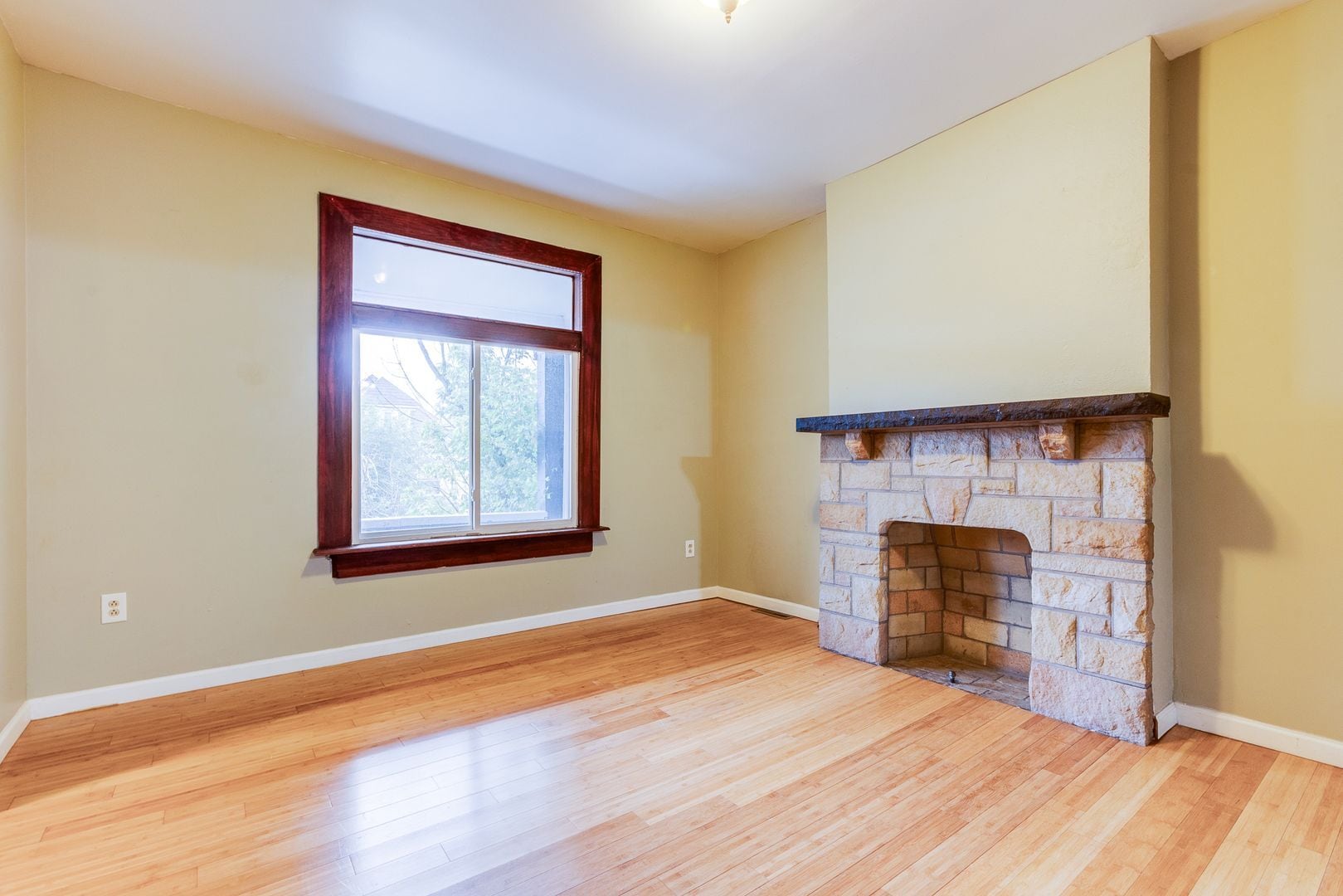 Building Photo - 405 Edgemont St